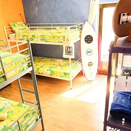 Surf Camp 호스텔 *