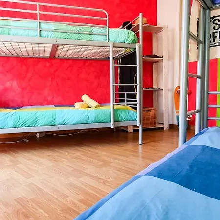 호스텔 Surf Camp 에리세이라